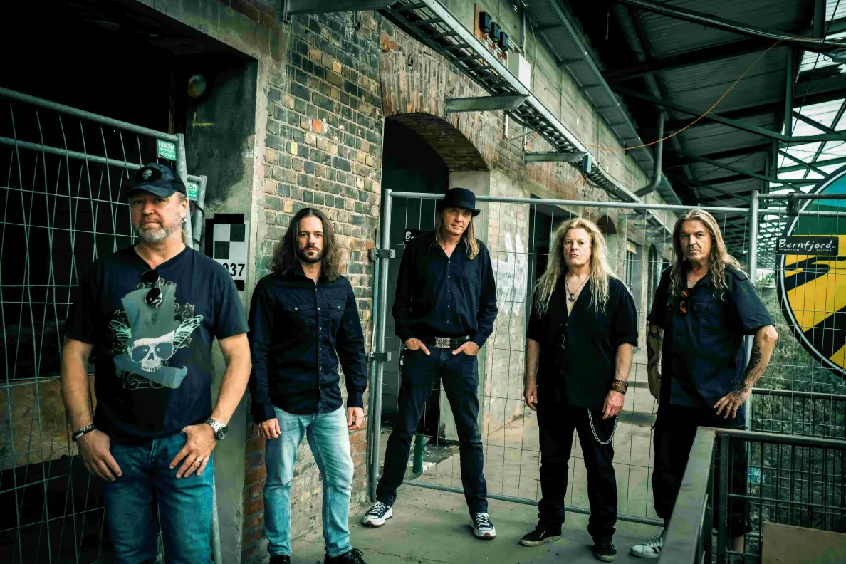 Masterplan retorna com força total, anuncia “Metalmorphosis” e lança singles