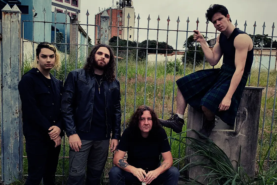 Fabiano Negri e Bebê Diabo transformam a dor da depressão em heavy metal no novo single “Greetings From Sadness”