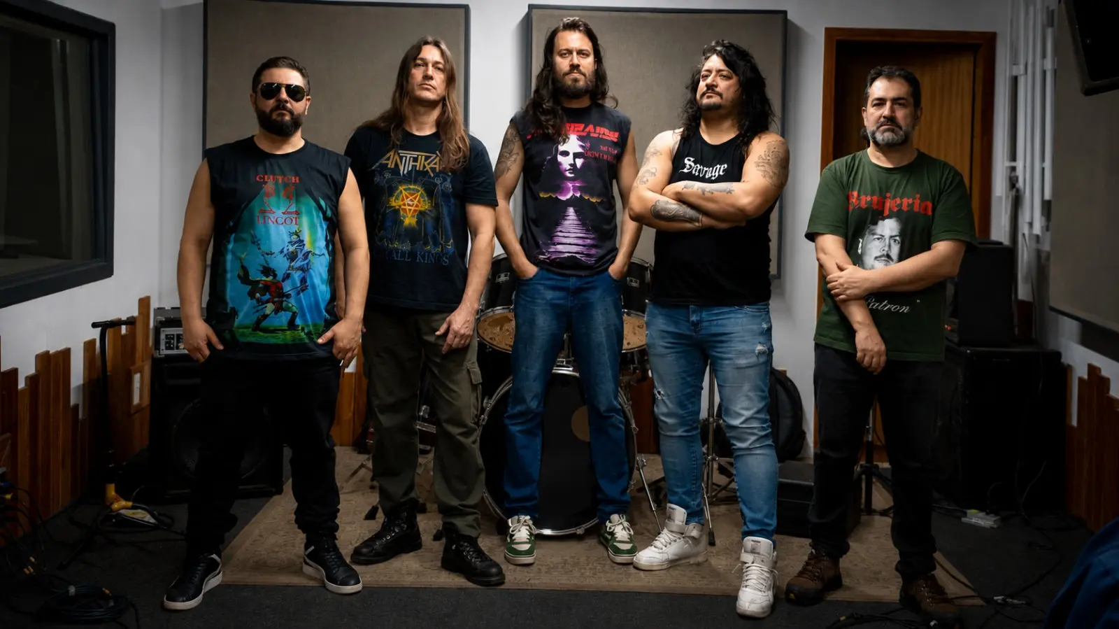 LECHER transforma inteligência artificial em ameaça distópica no novo single “Cyber Annihilation”